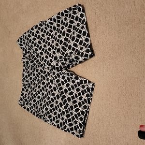 Talbots Black & White Perfect Short - Gently Loved, size 8P